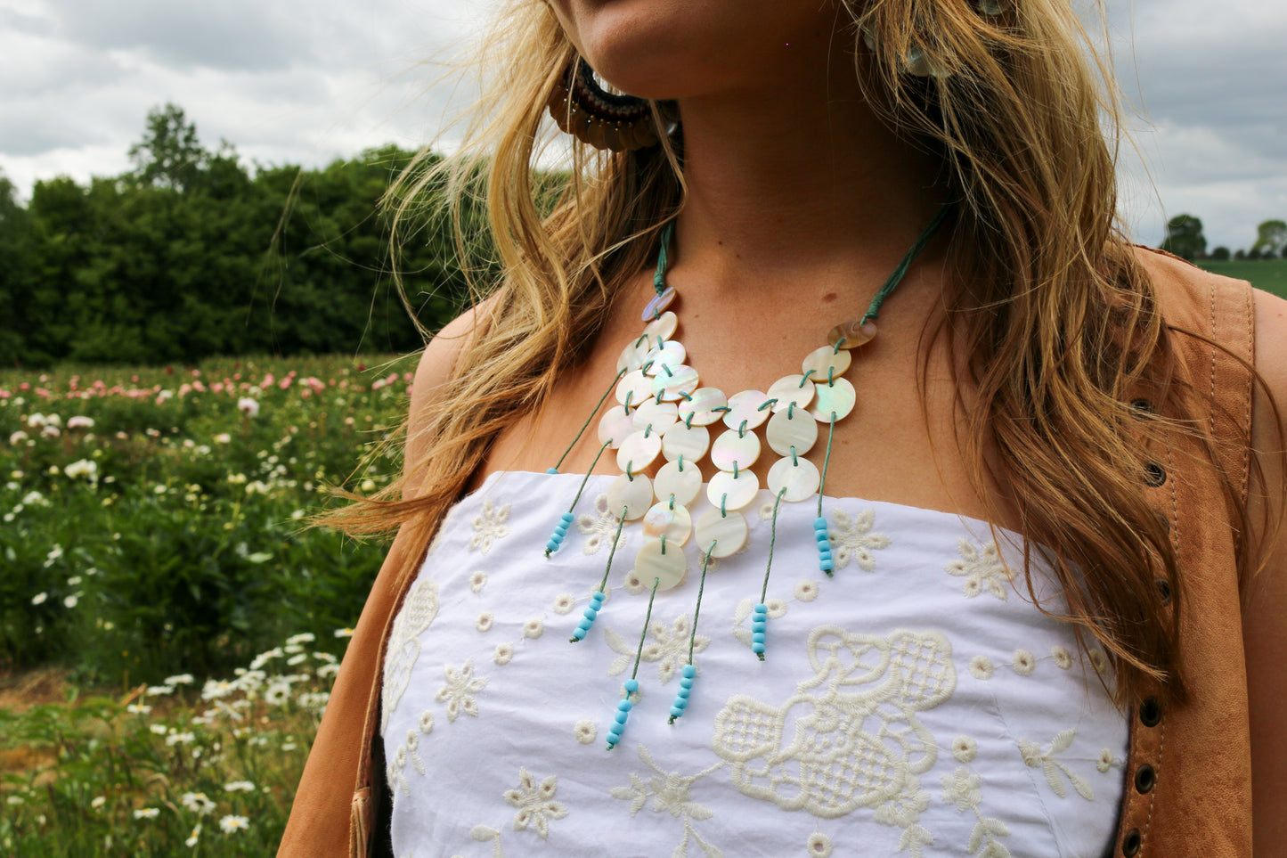 The Mother of Pearl Necklace in Turquoise