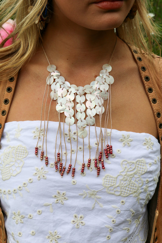The Mother of Pearl Necklace in Pink